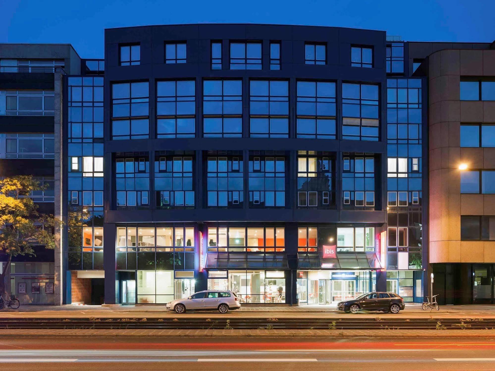 Ibis Nuernberg Hauptbahnhof Hotel Exterior foto